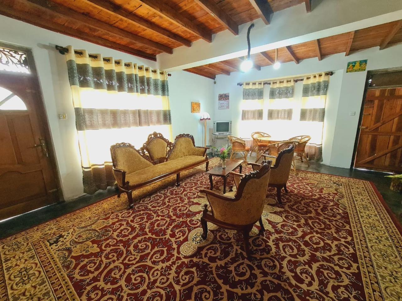 Sasru Holiday Home Nuwara Eliya Ngoại thất bức ảnh