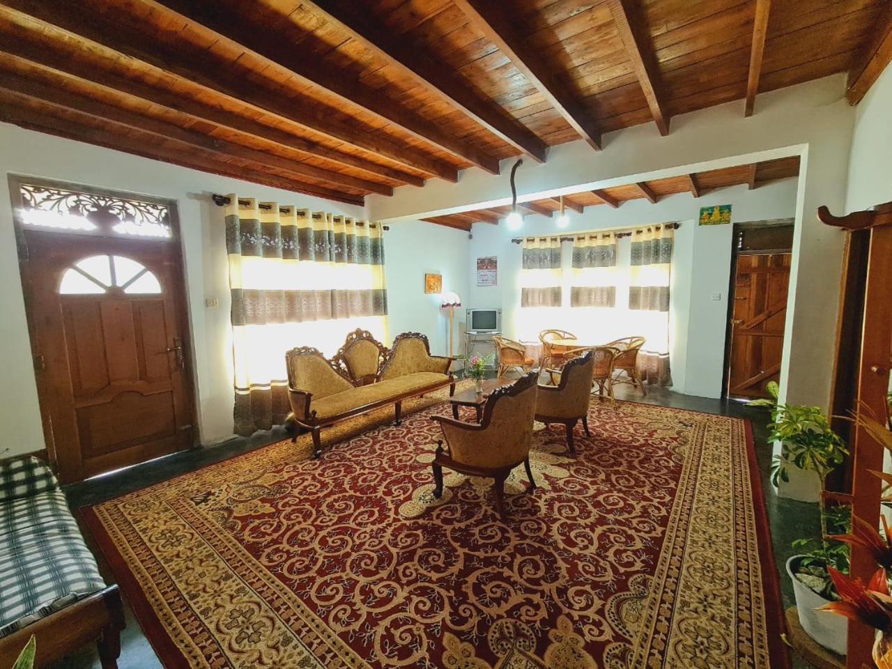 Sasru Holiday Home Nuwara Eliya Ngoại thất bức ảnh